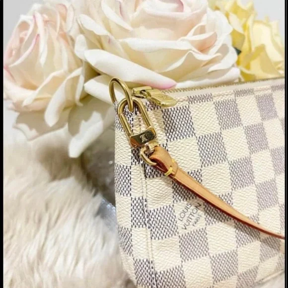 Louis Vuitton pochette accessories mini bag, damier azur - Picture 5 of 7